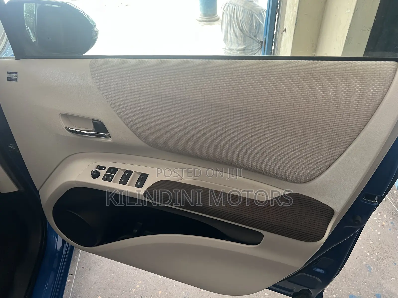 Toyota Sienta 2018 Blue