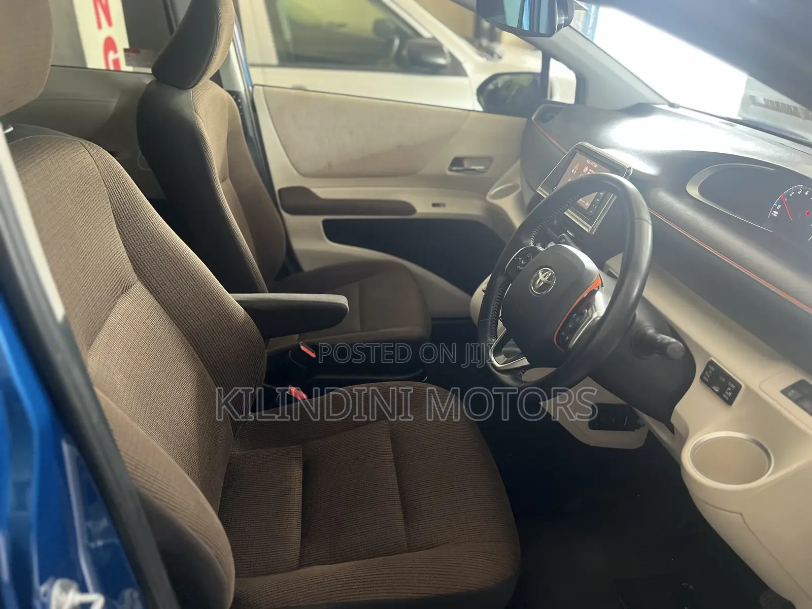 Toyota Sienta 2018 Blue