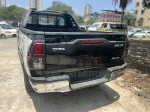 Toyota Hilux 2018 Black