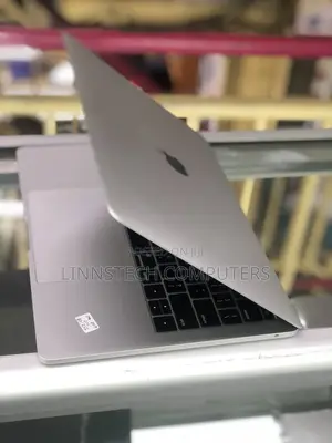 Laptop Apple MacBook Pro 2017 8GB Intel Core I5 SSD 256GB