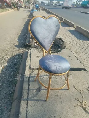 Manicure Love Seat, Grey and Gold 