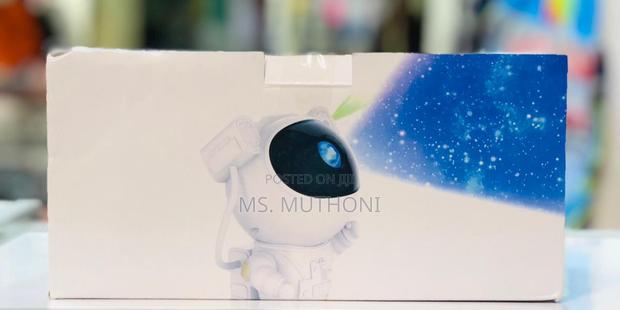 Astronaut Nebula Galaxy Projector - thumbnail 2