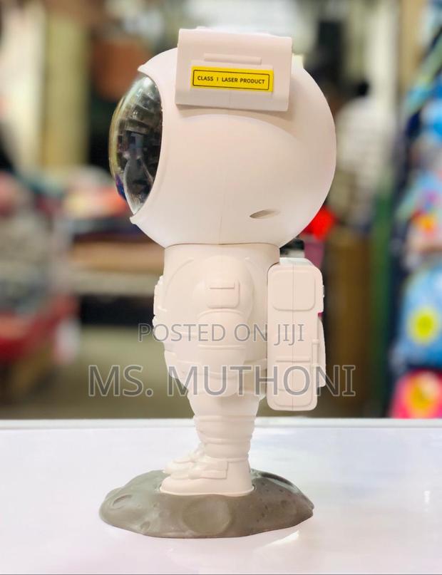 Astronaut Nebula Galaxy Projector - main view