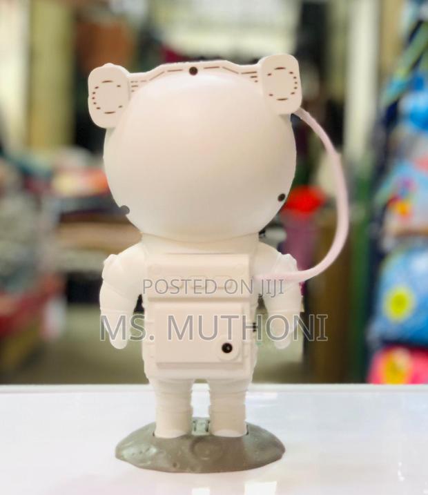 Astronaut Nebula Galaxy Projector - thumbnail 3