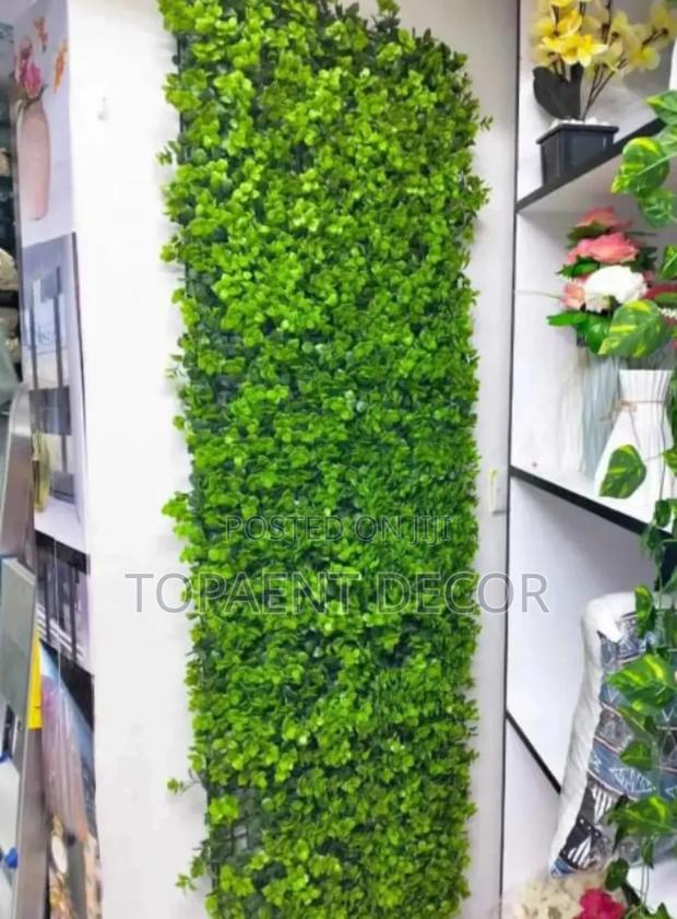 40 by 60 Boxwood Wall Hedge Panels - main view