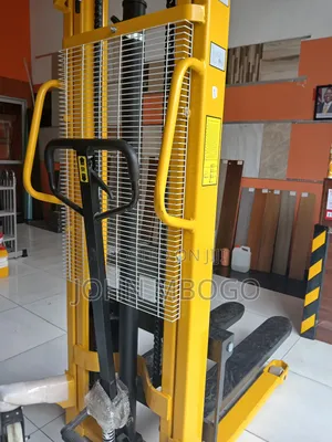 Hydraulic Manual Stacker Machine 2T, 1.6m