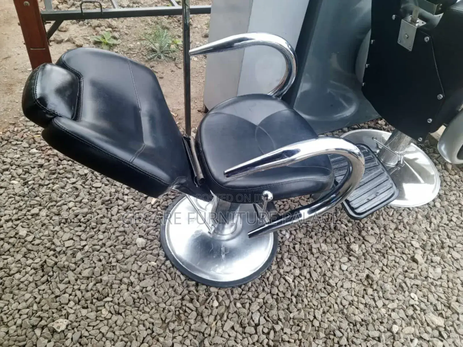 Styling Barber / Kinyozi / Saloon Chair