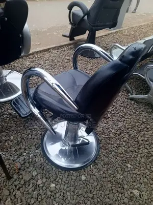 Styling Barber / Kinyozi / Saloon Chair