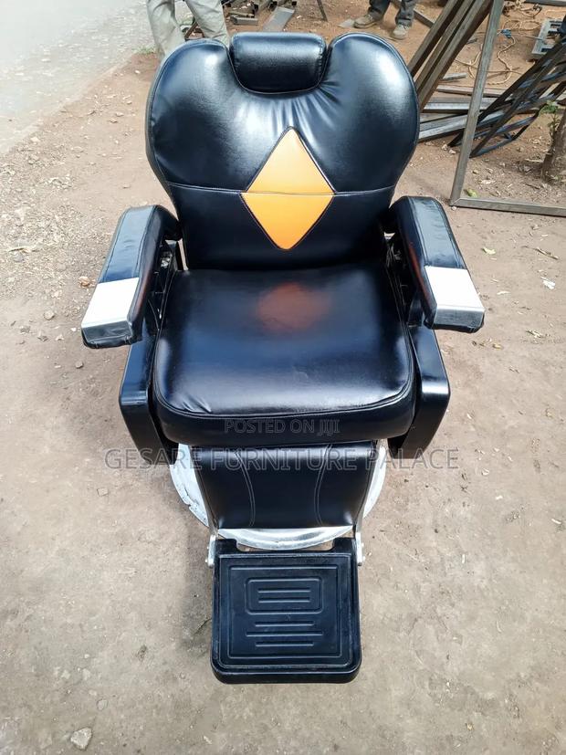 Executive Barber / Kinyozi - main view