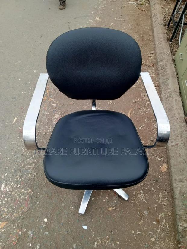 Styling Barber/ Kinyozi / Salon Chair