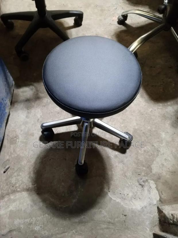 Executive Stool - main view