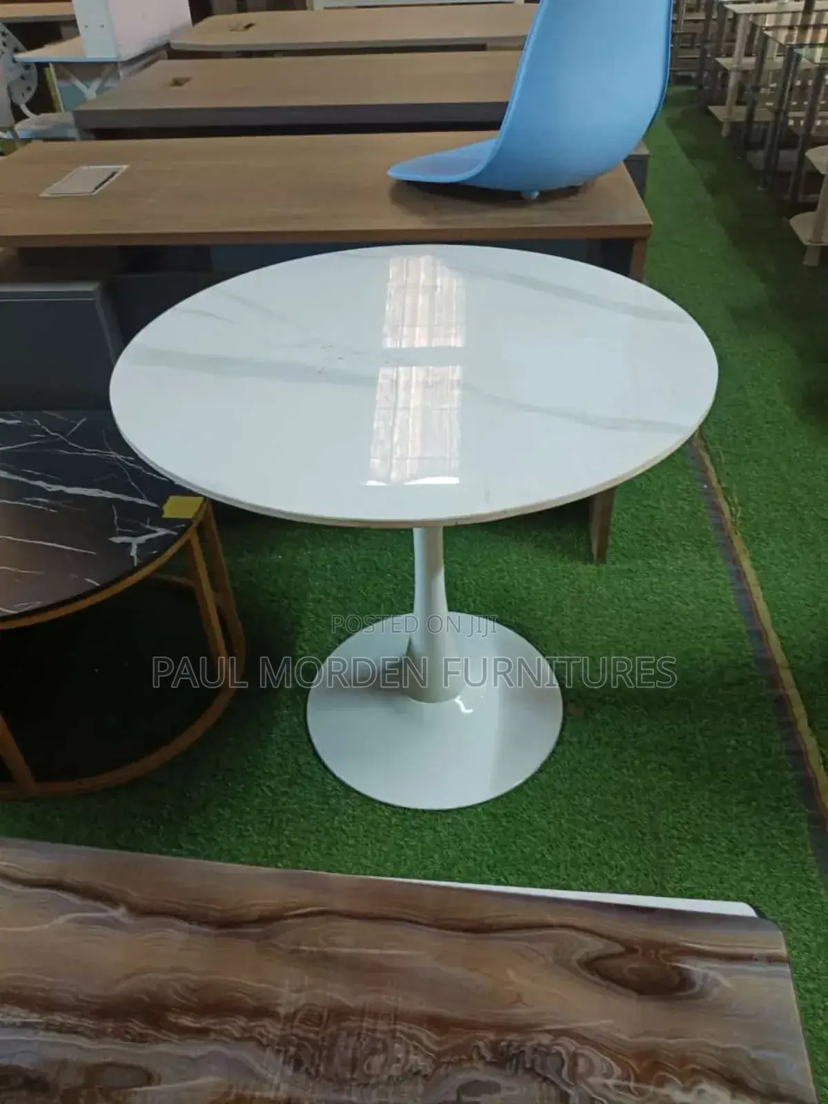 Round Negotiation Table