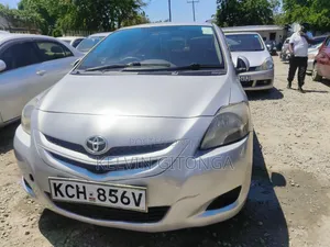 Toyota Belta 2013 Silver