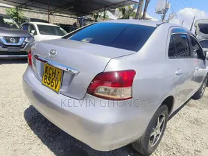 Toyota Belta 2013 Silver