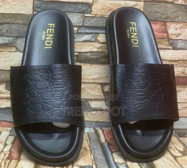 Fendi Sandals KSH 2500 - thumbnail 3