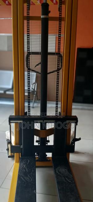 Manual Stacking Machine 2tonne - thumbnail 2