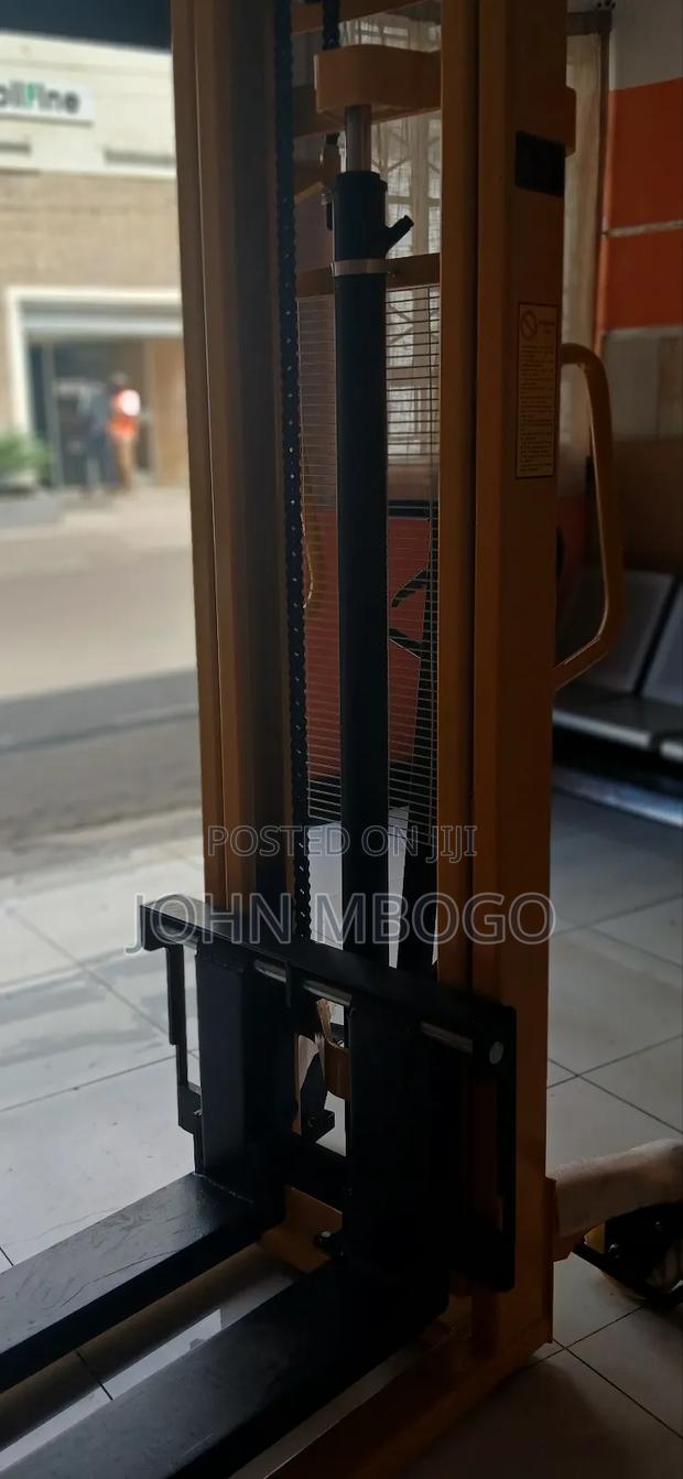 Manual Stacker Machine 2000kg , 1.6m - main view