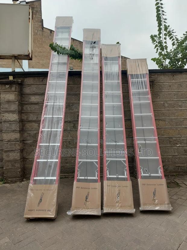 Fibreglass Industrial Extension Ladder With Double Lock - main view