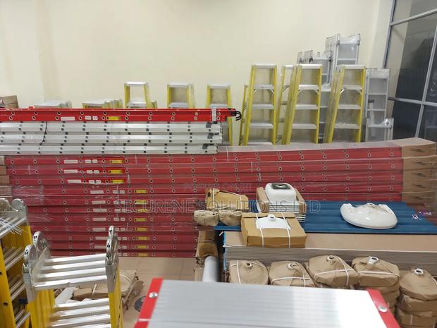 Fibreglass Industrial Extension Ladder With Double Lock - thumbnail 2