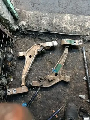 Control Arm Nissan X-Trail T30