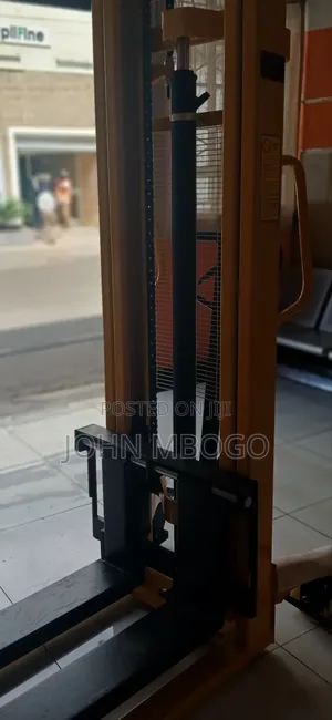 2000kg Hydraulic Manual Stacker.
