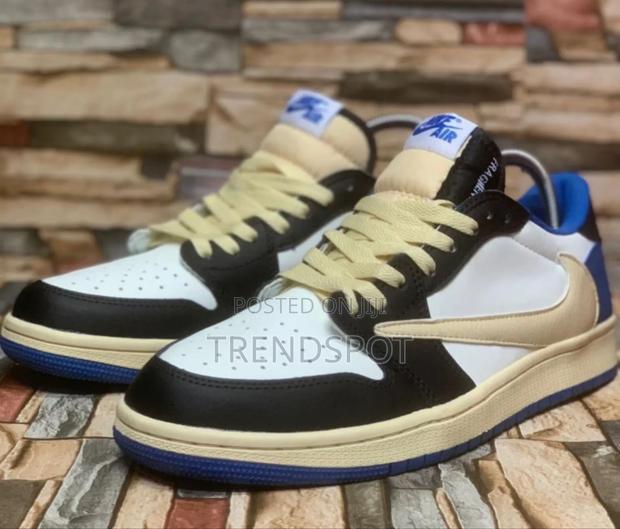 Jordan 1 Low Travis Scott X Fragment KSH 3600
Sizes 38-45 - thumbnail 2
