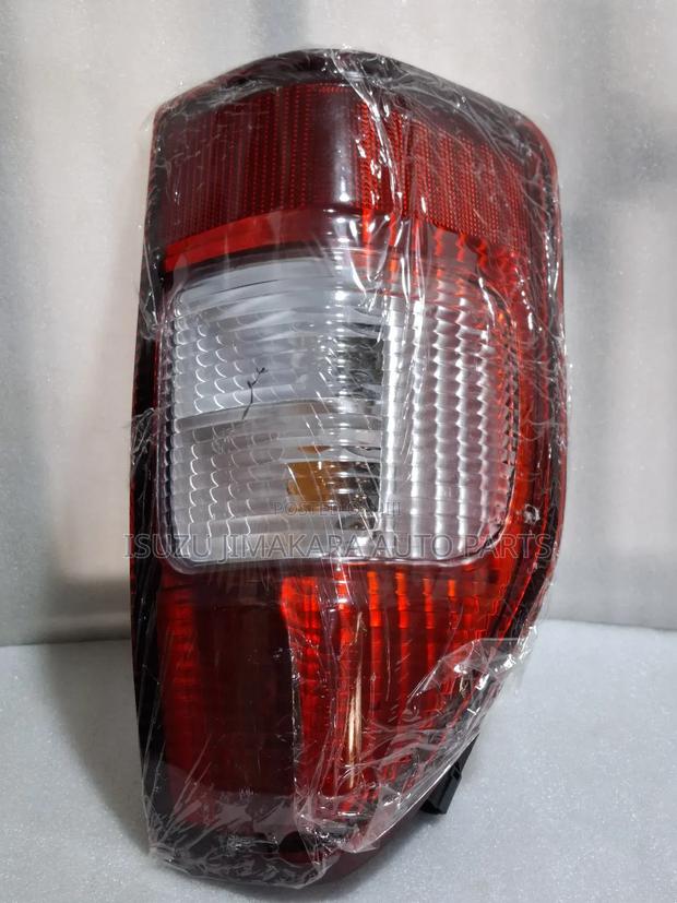 Isuzu Dmax Tail Lamb 2002