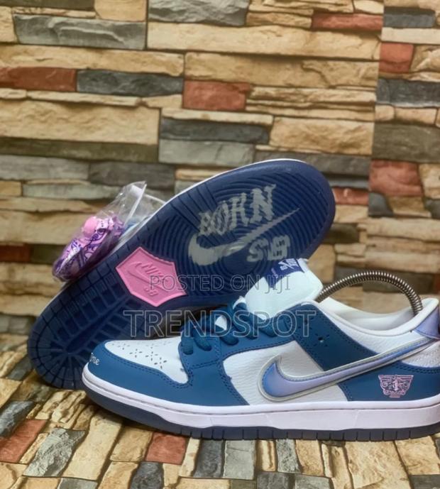 Nike SB Dunk Born Raised KSH 3500 
Sizes 36-45 - main view