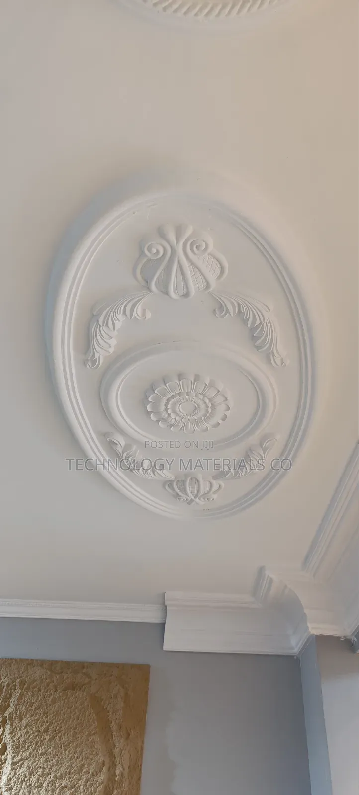 Medallion for Chandaliers (Gypsum)