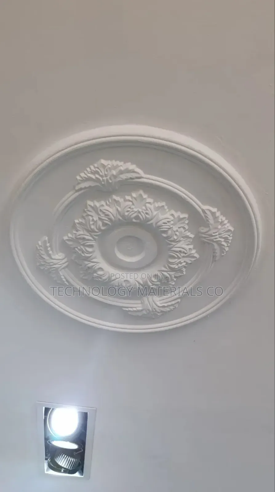 Ornate Petal P.U. Medallion.