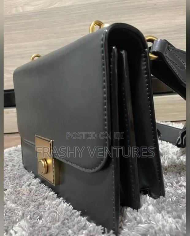 Fe Sling Bag - thumbnail 3