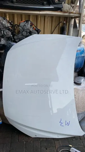 Bonnet Mazda Axela 2015