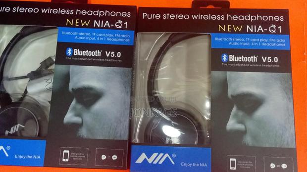 Q1 Nia Music Headphones