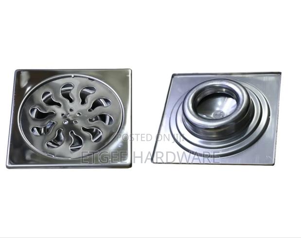 N149 ( D2015 Floor Strainer 15cm X 15cm – Polish )