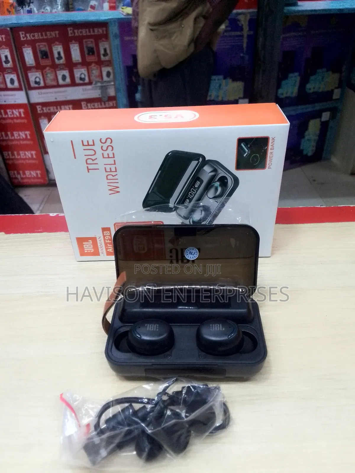 JBL Earpods With Power Bank