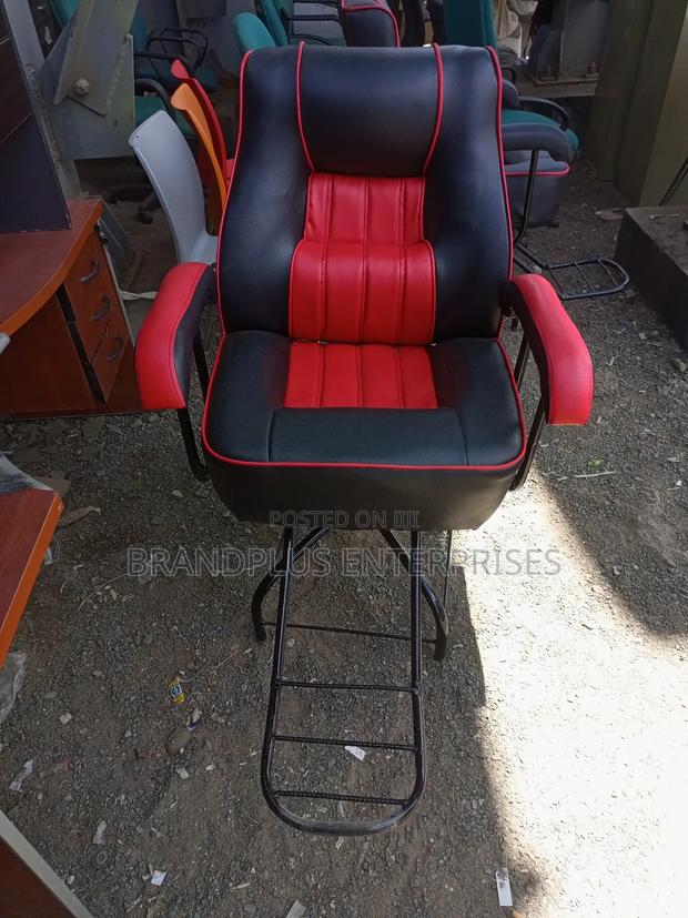 Simple Barber Seat - main view