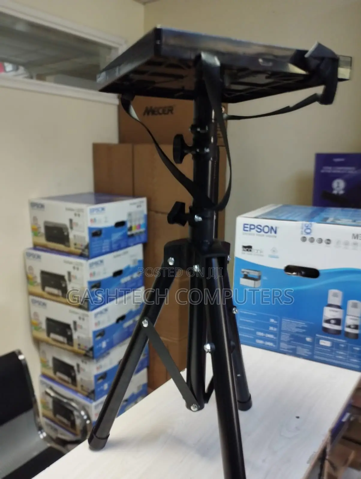 Projector Stand ( Tripod )