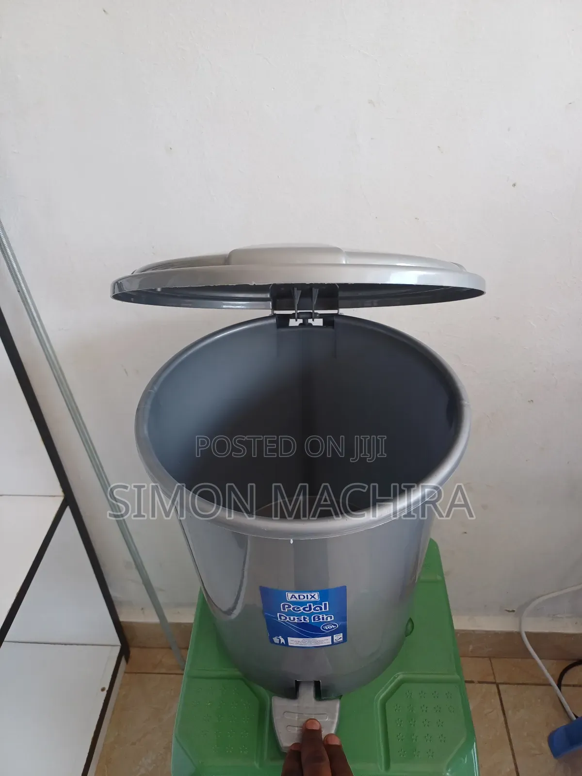 Gray Dustbin With Cover 10L