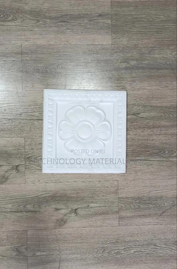 Classic Wreath Gypsum Ceiling Medallion
