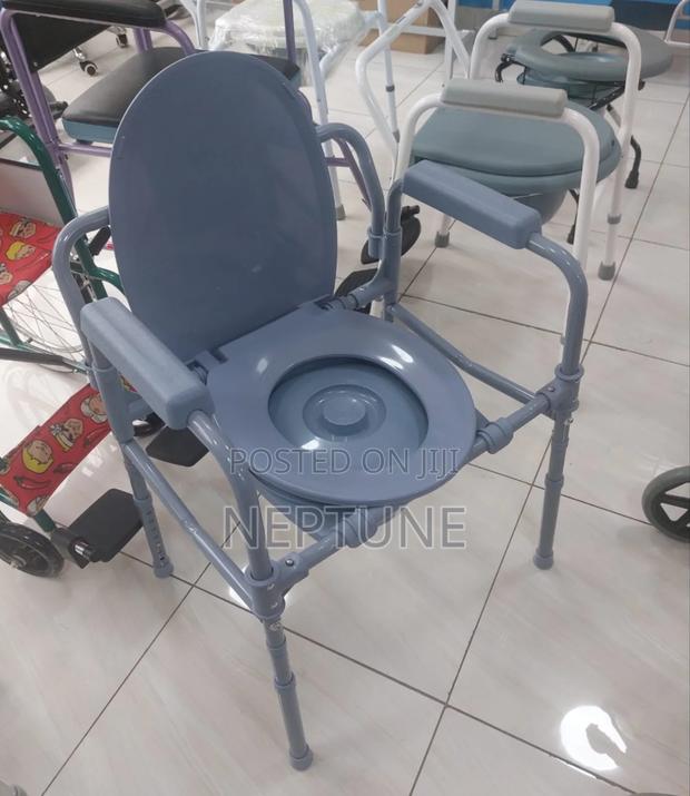 Extra Wide Commode. - main view