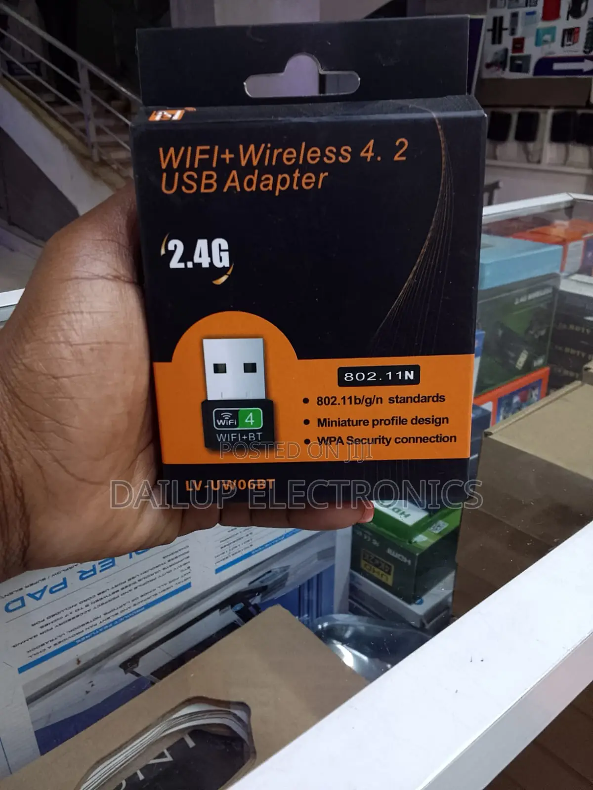 2.4G Wifi and Bluetooth 4.2 USB