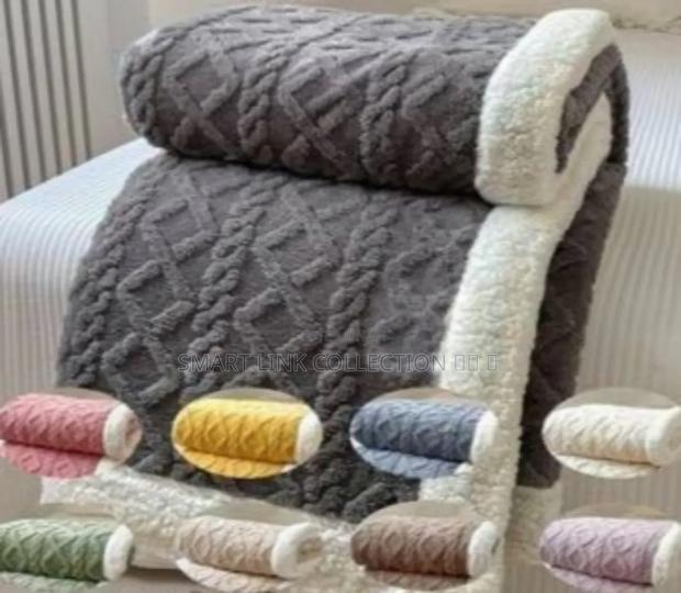 Super Soft Warm Fleece Blankets  - thumbnail 2