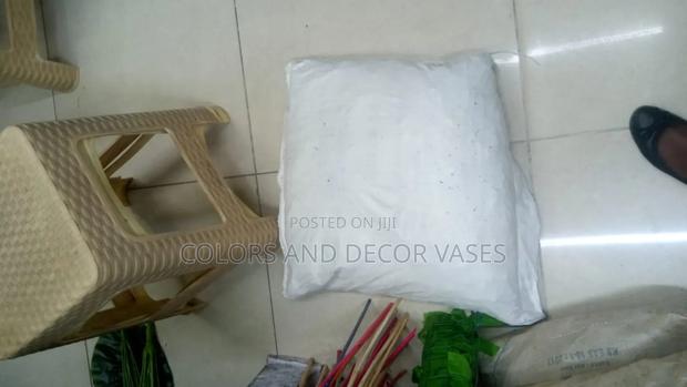 30kg White Decorative Stones Available in Plenty