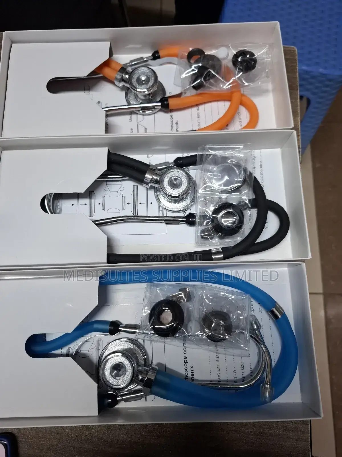 Double Tube Student Stethoscope. ( Double Barrel Studentstethoscope. )