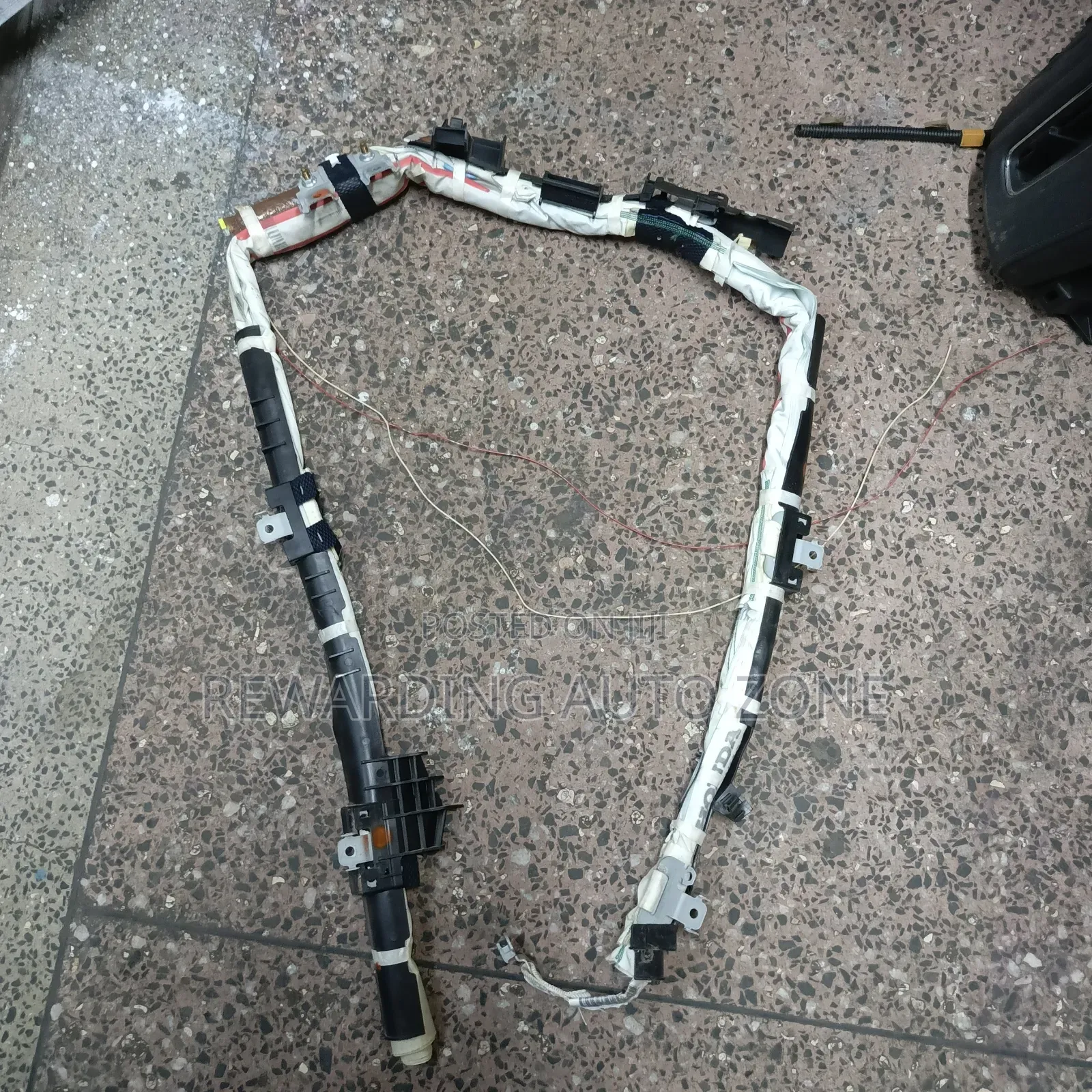 Honda Vezel Curtain Airbag.