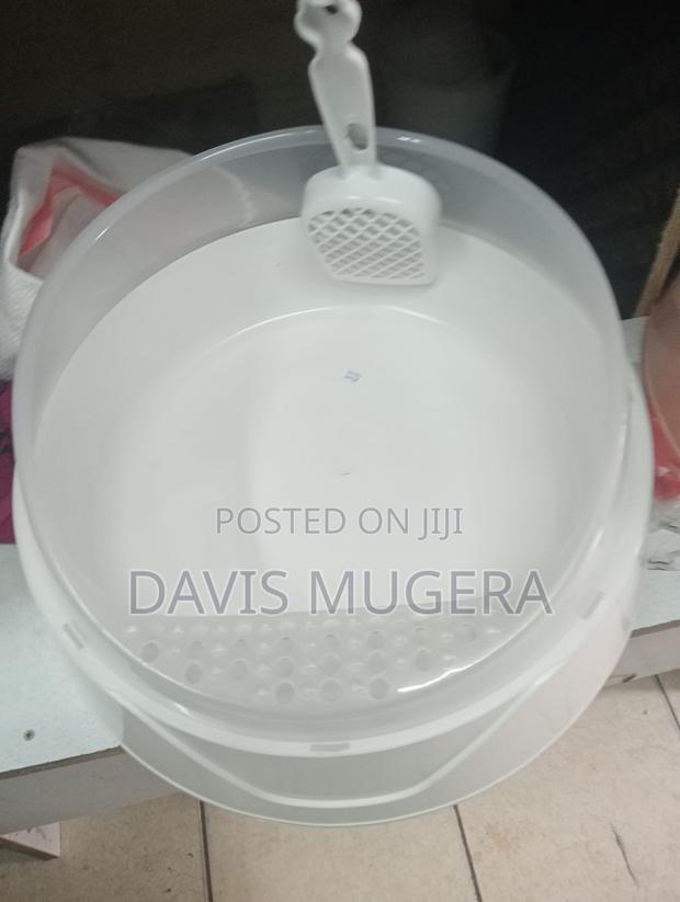 Quality Semi Closed Cat Litter Box Tray With Free Scooper - main view