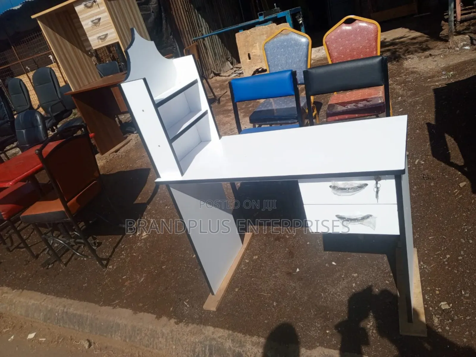 Manicure Table