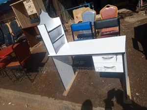 Manicure Table