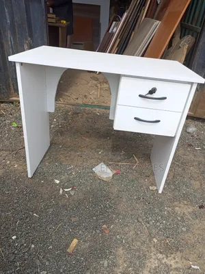 Manicure Table
