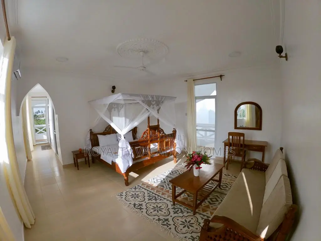 4 Bedroom Private Villa in Diani Beach With Swimming Pool.